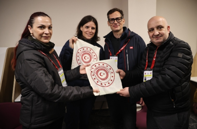 TSYD Samsun Şube Başkanı Murat Sandıkçı’dan İsviçreli Gazetecilere Anlamlı Hediye!