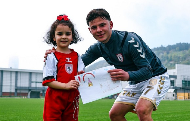 Parlayan Yıldızlar’dan Samsunspor Futbol Akademisine Ziyaret!