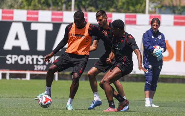 Samsunspor’un Başakşehir Kamp Kadrosu Açıklandı! İşte Muhtemel 11...