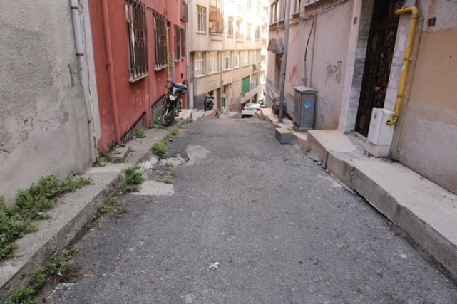 Çözüm Üreten Belediyecilik: Cingöz Sokak’ta Yol Yenilendi!