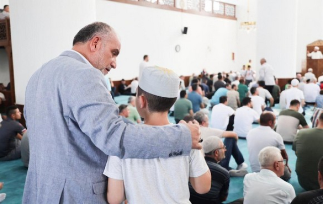 Canik'te Camiye Gelen Hediyeyi Alıyor! Başvuru Süresi Uzatıldı!