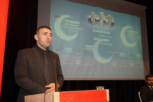 MHP Vezirköprü'de Gövde Gösterisi Yaptı! Olağan Kongre Miting Havasında Geçti!