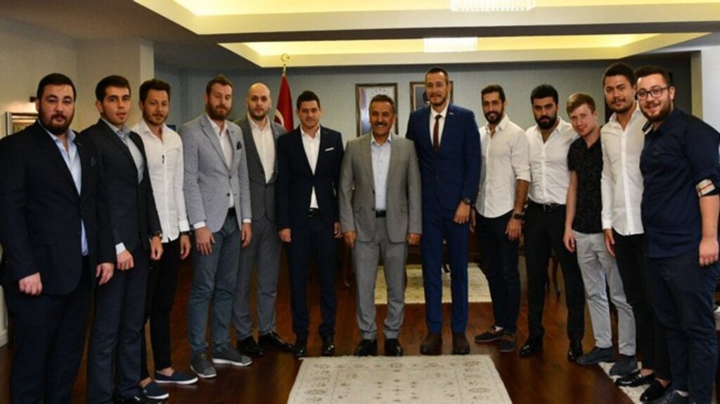 Genç MÜSİAD’tan Vali Kaymak’a Ziyaret!