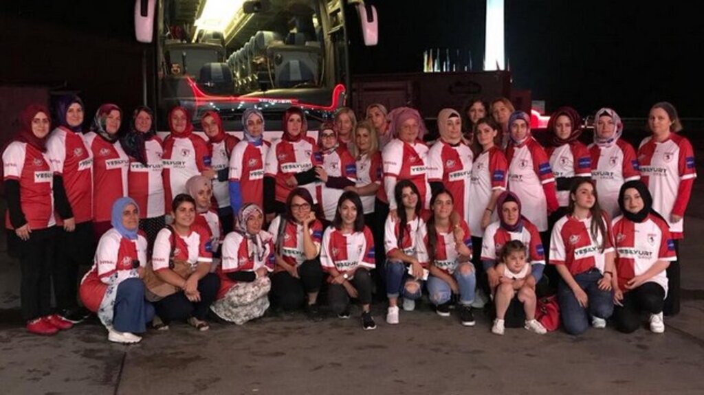 AK Kadınlardan Büyük Kongreye Samsunspor Formalı Çıkarma!