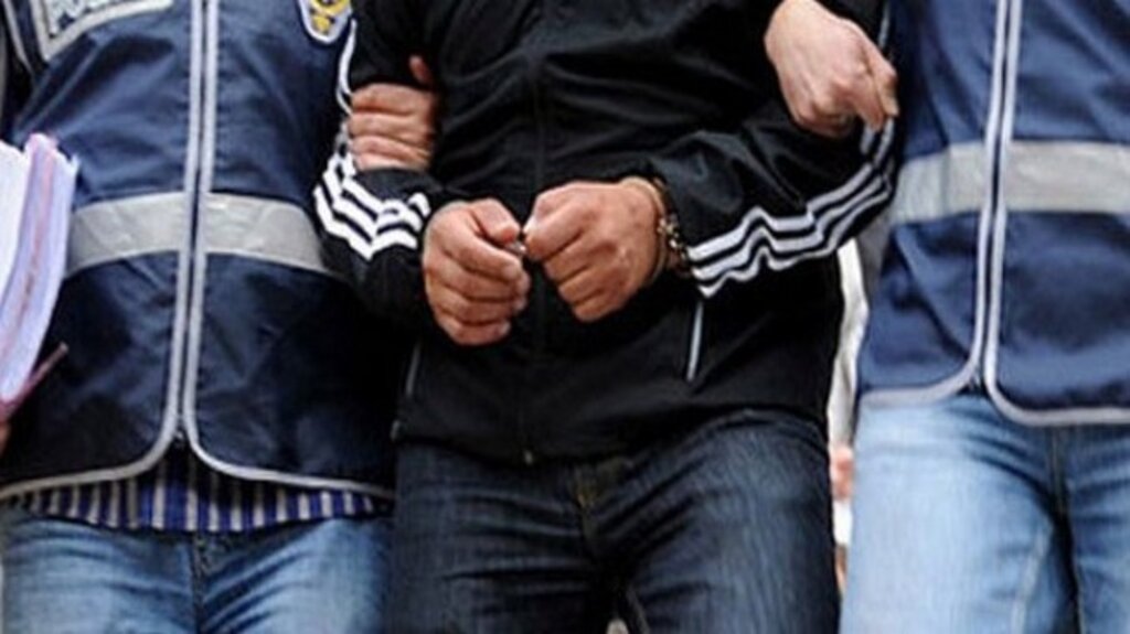 Samsun’da Torununun Eline Silah Veren Şahıs Yakalandı!