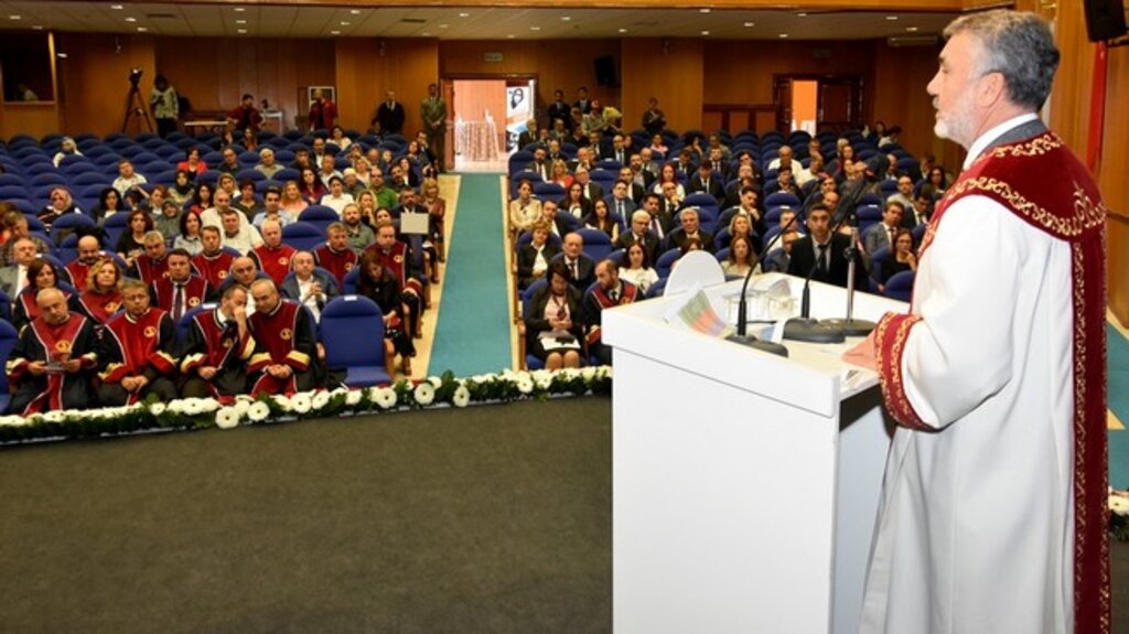 OMÜ’de 155 Akademisyen Biniş Giydi!