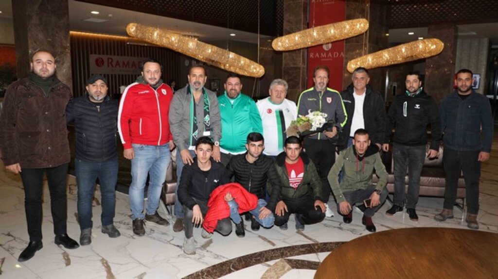Tatangalar, Samsunspor’u Çiçekle Karşıladı!