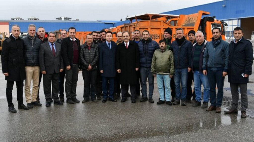 Başkan Zihni Şahin'den Personele Önce Teşekkür, Sonra Uyarı!