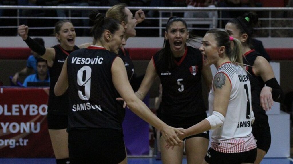 Samsunlu Sultanlar Yarı Finalde! 3-1