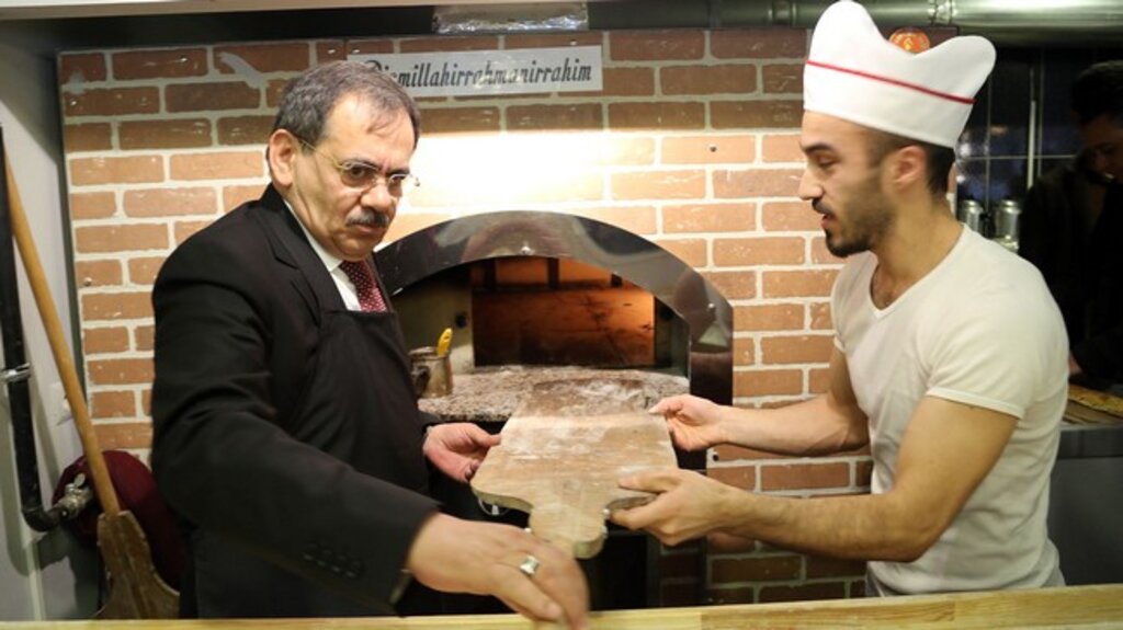 Mustafa Demir, Melek Yüzlülerle Pizza Yaptı!