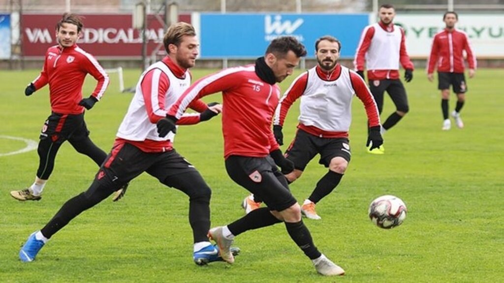 Samsunspor’un Taktik Çalışmasına Ziyaretçi Akını!
