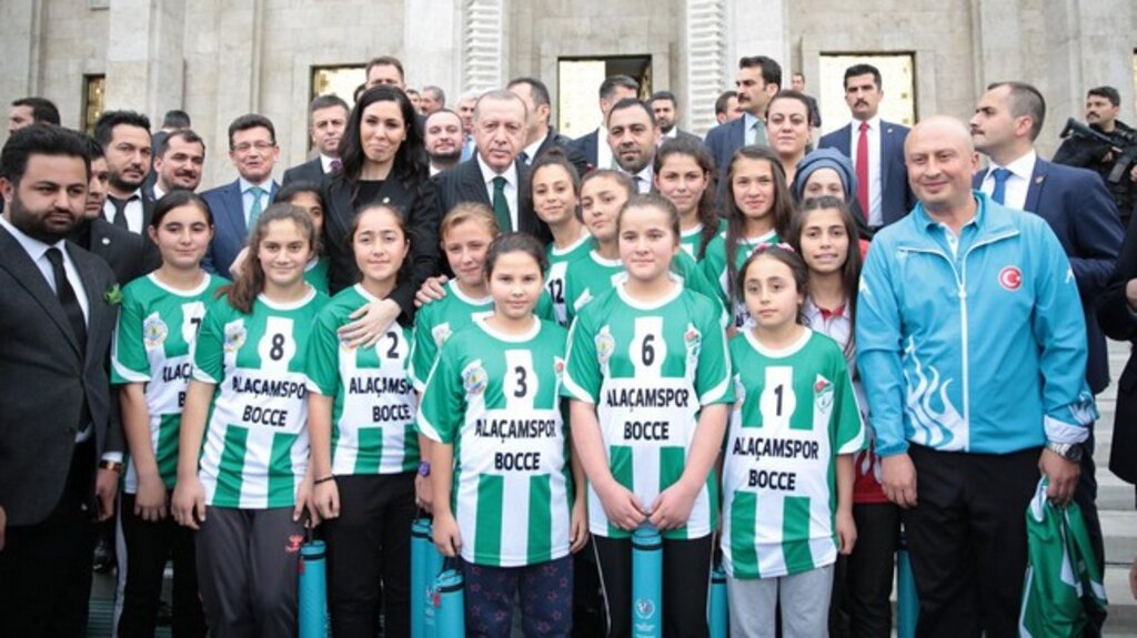 Karaaslan’dan Samsunlu Türkiye Şampiyonlarına Tebrik!