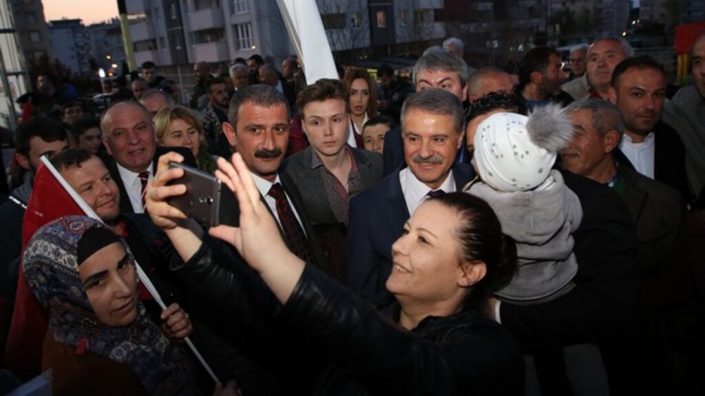 Başkan Deveci’ye Sevgi Seli!