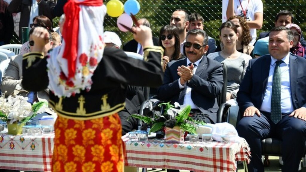 Vali Osman Kaymak, Vezirköprü’de Çocuk Şenliğine Katıldı! 