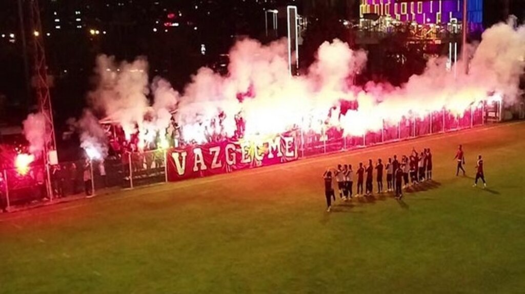Samsunspor’a Meşaleli Destek! Vazgeçme…