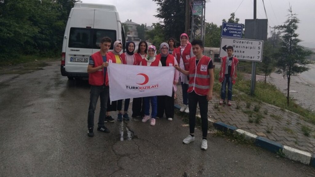 Esra Erol’un ‘Kolide Ne Var’ Kampanyası Canik Okullarında!