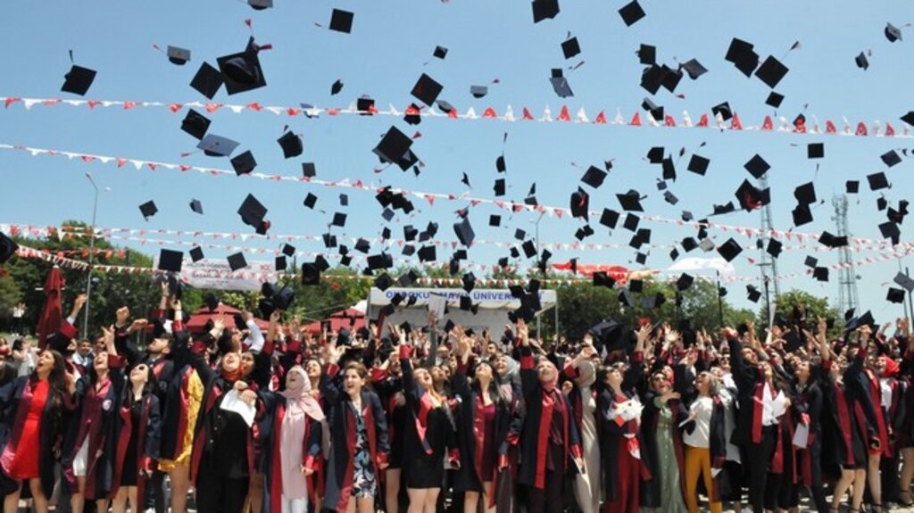 OMÜ Sağlık Hizmetleri MYO’dan Coşkulu Veda!