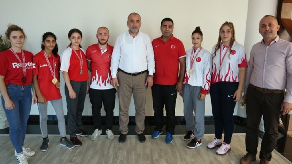 Canik Madalyaya Doymuyor!