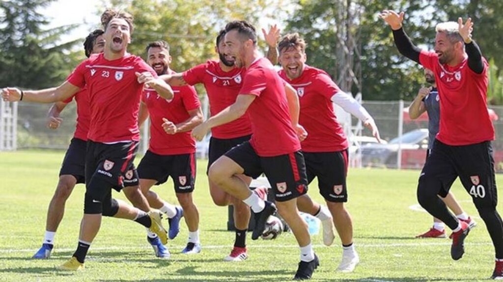 Samsunspor’da Eğlenceli Antrenman!