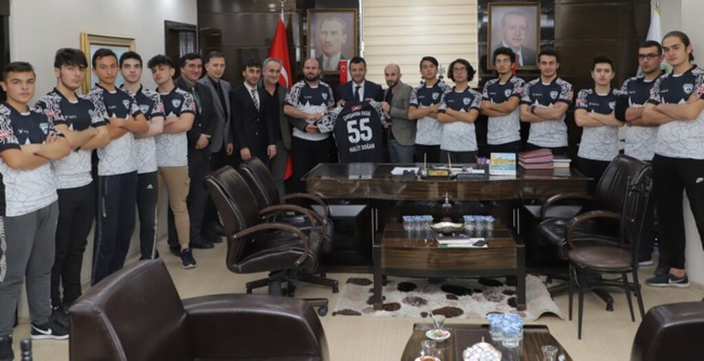 Çarşamba Ragbi Takımı’ndan Başkan Halit Doğan’a Ziyaret!