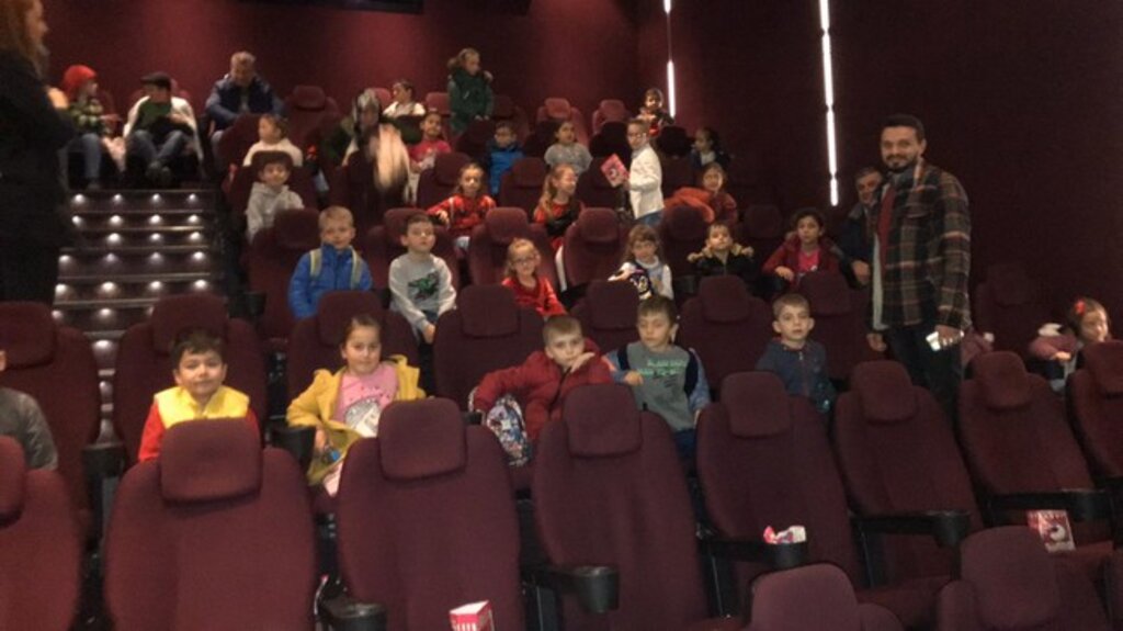 Minik  Öğrencilerin Sinema Keyfi!