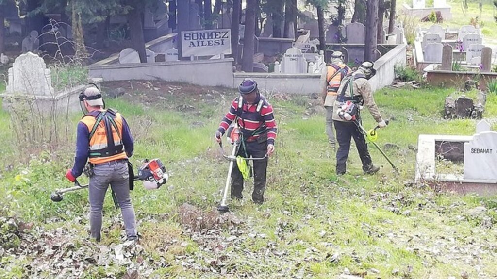Samsun’da Mezarlıklara ‘Bayram’ Temizliği!