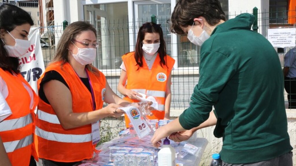 Atakum Belediyesi, LGS’ye Giren Gençleri Yalnız Bırakmadı!