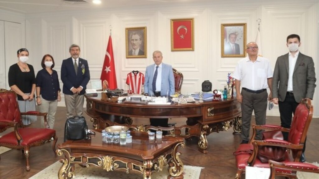 19 Mayıs Lisesi Mezunlarından Başkan Demirtaş’a Ziyaret!