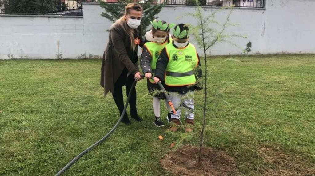 Minik Bahçıvanlar Samsun’da Ağaç Dikti!