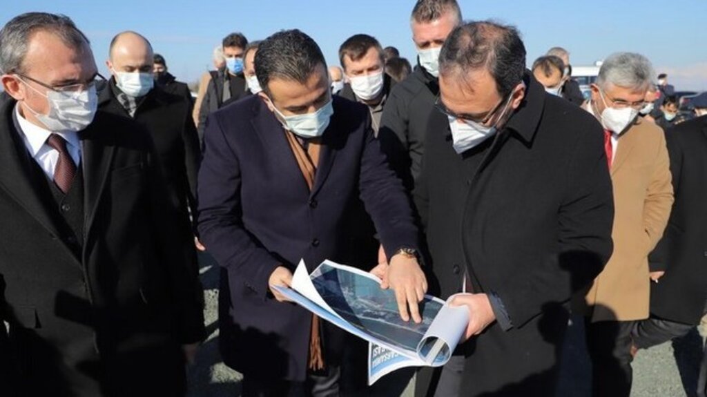 Bakan Kasapoğlu’ndan Çarşamba’ya Kano Ve Yüzme Havuzu Tesisi Sözü!