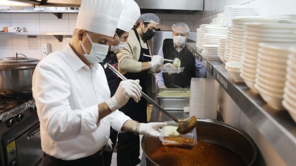 MasterChef Barbaros ve Başkan Cemil Deveci Birlikte Mutfağa Girdi! - VİDEOLU