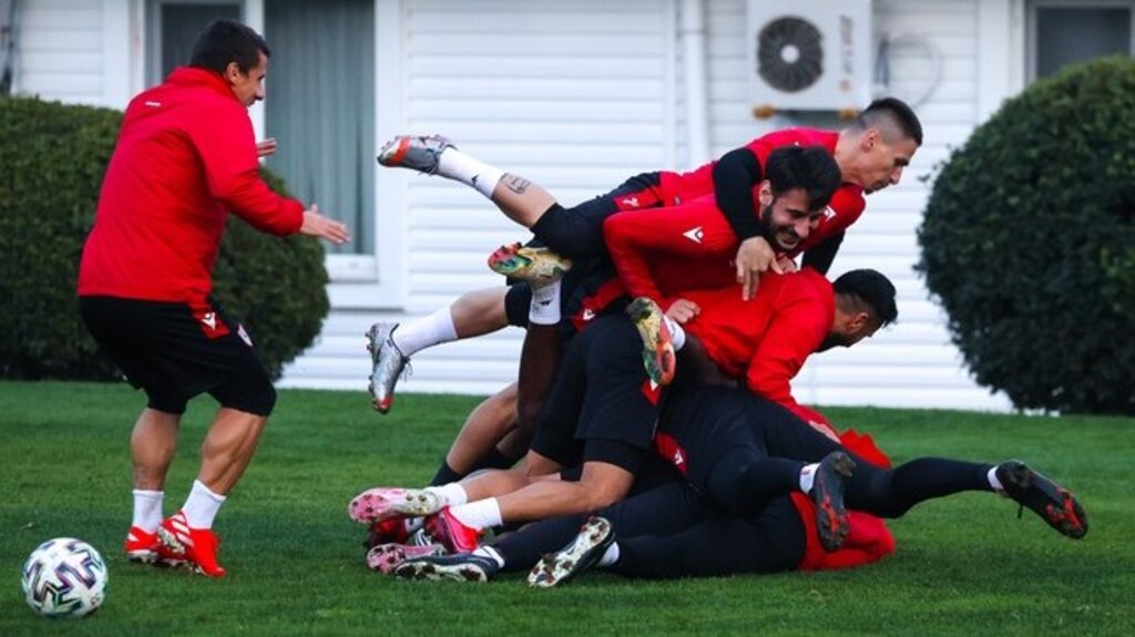 Samsunspor’un Kampı Neşe İçinde Sürüyor!