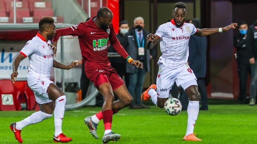 Samsunspor Bandırma'yı İkinci Yarıda Yıktı!