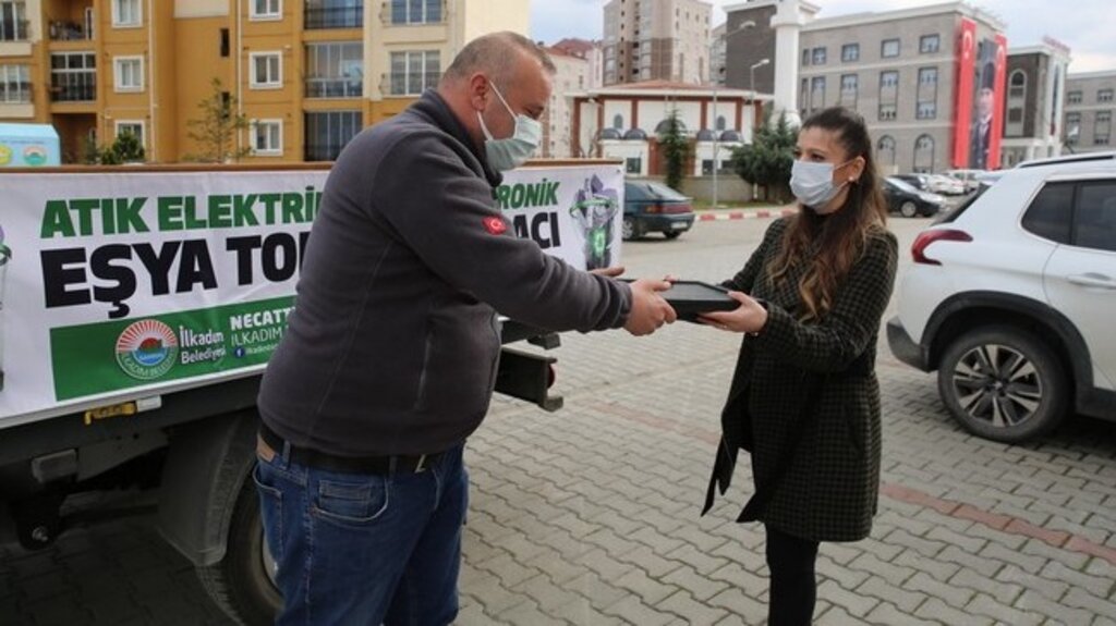 İlkadım Belediyesi Elektronik Atıkları Evlerden Toplayacak!