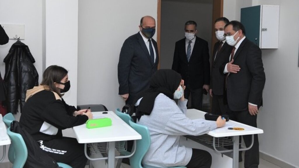 Başkan Demir’den Öğrencilere Sınav Morali!