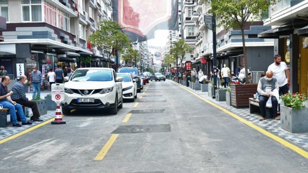 Çiftlik Caddesi'nde Esnafın Asfalt Sevinci Ticaretine Yansıdı!