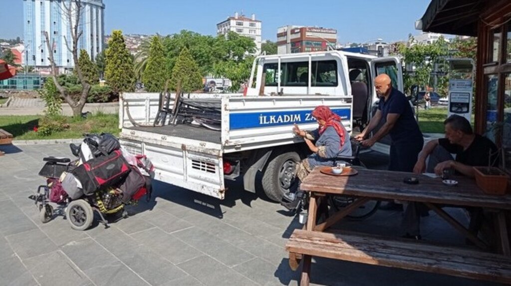 İlkadım Zabıtaden Takdir Toplayan Örnek Davranış!