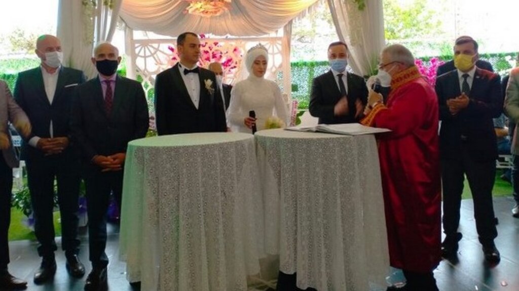 MHP Samsun İl Başkanı Abdullah Karabıçak’ın Kızı Dünya Evine Girdi.
