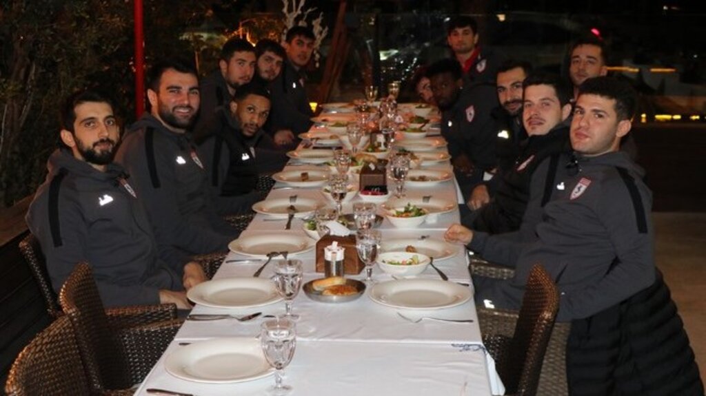 Samsunspor Basketbol Yeni Sezon Öncesi Yemekte Buluştu!