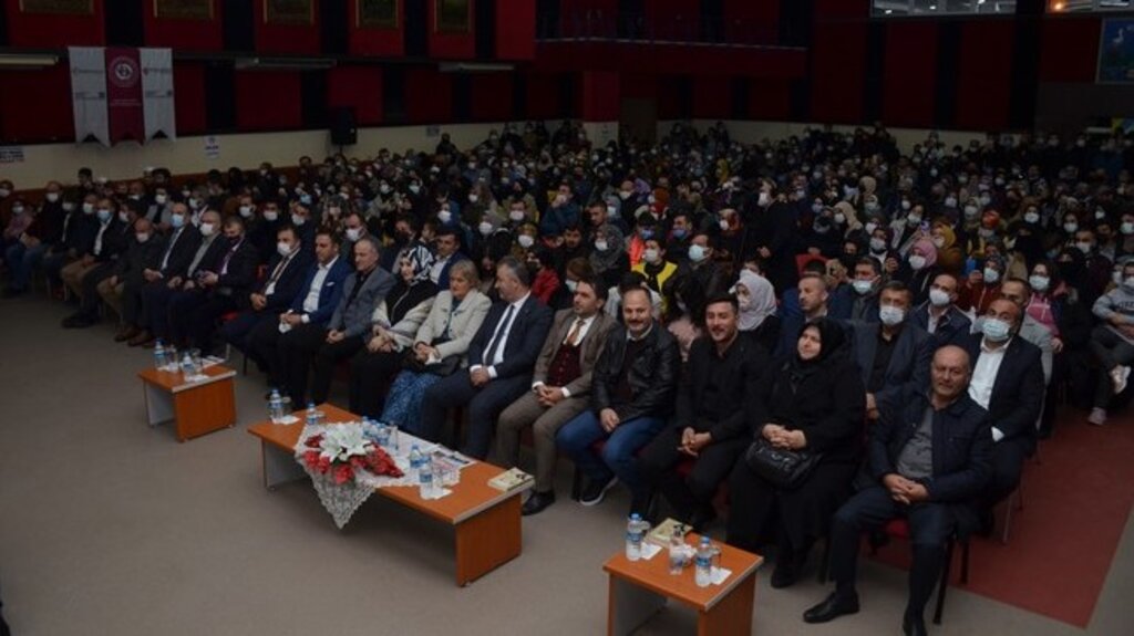 Yazar Hayati İnanç’dan 19 Mayıs’ta 'Can Veren Pervaneler' Konferansı!