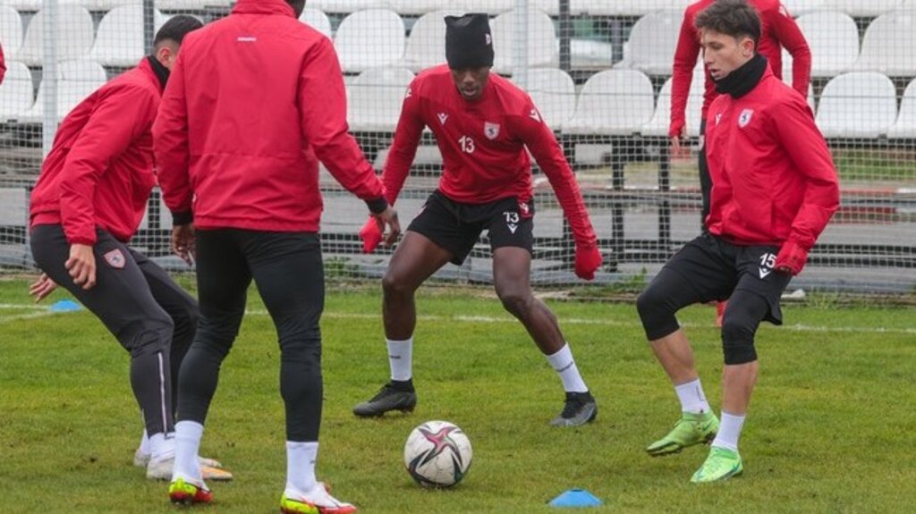 Samsunspor İstanbul’da Maç Saatini Bekliyor! İşte Muhtemel 11