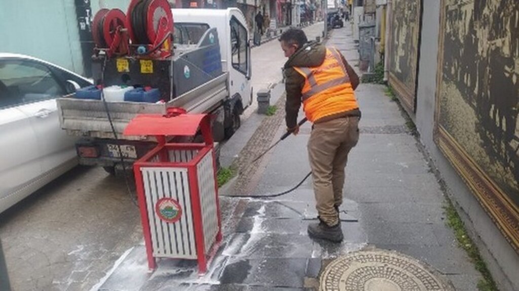 İlkadım’da Ekipler Tam Kadro Mahalle Temizliğinde!