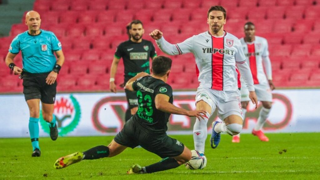 Samsunspor Sahasında Bursaspor'a Takıldı!