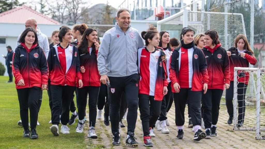 Samsun’un Şampiyon Kızlarından Samsunspor’a Ziyaret!
