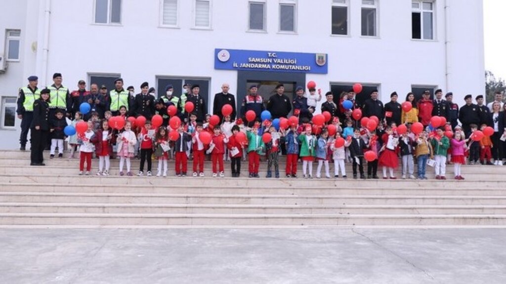 Samsun’da Miniklerden Jandarmaya Ziyaret!
