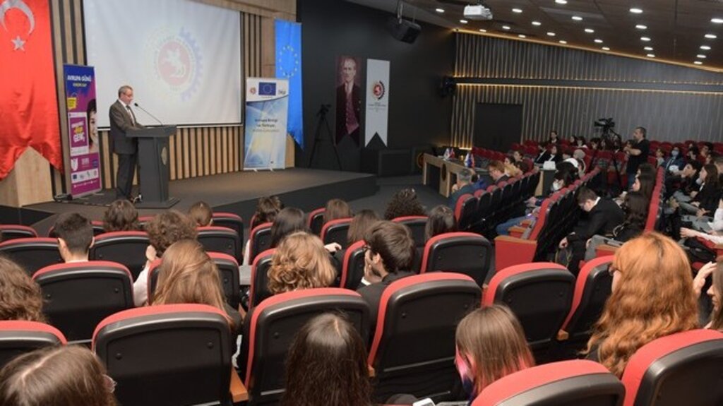 Liseli Gençler Samsun'da ‘Gençlik Forumu’nda Buluştu!