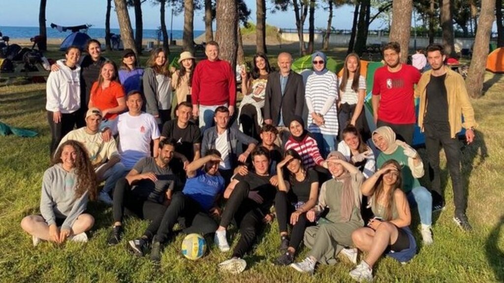Öğrenciler Kampta Stres Attı!