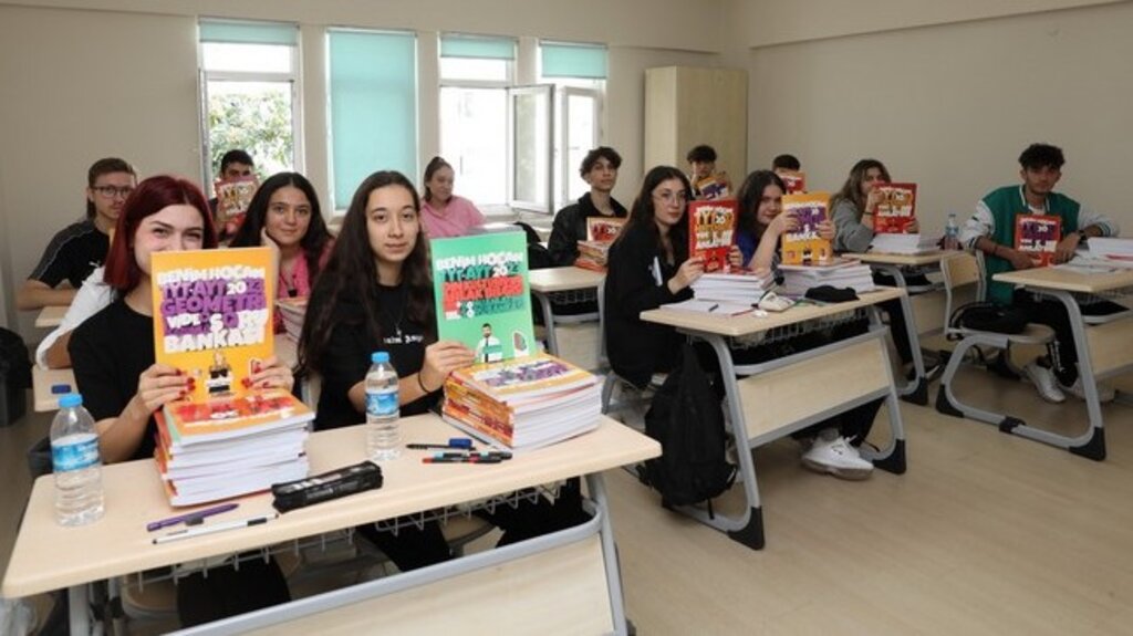 Başkan Demirtaş’tan İlkemli Öğrencilere Eğitim Seti Desteği!