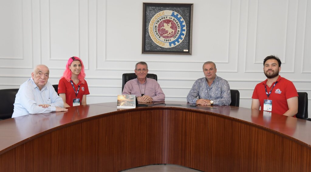 Murzioğlu ve Akyüz, Başarılı Öğrencileri Kutladı! 