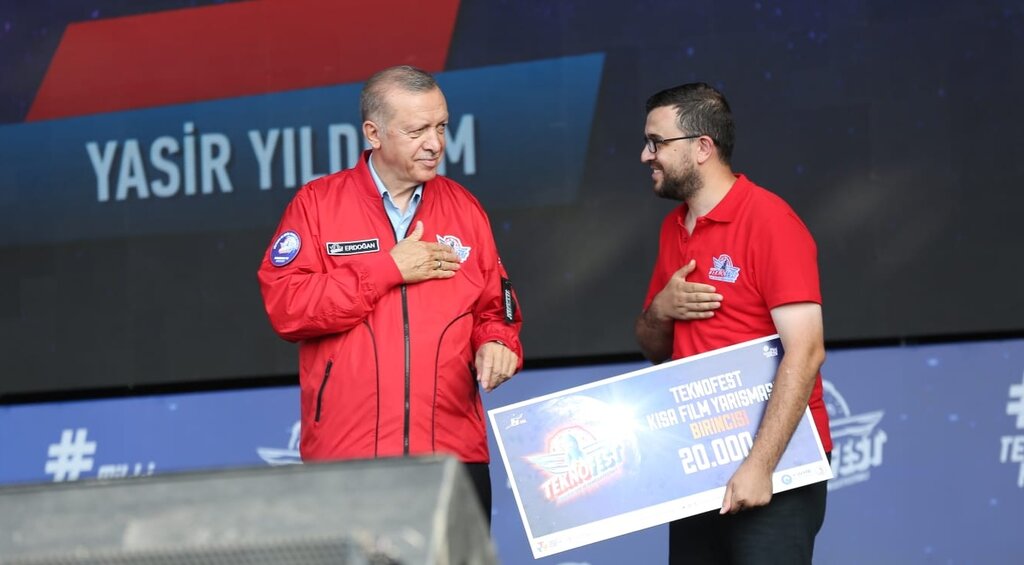 Canik Belediyesi Kısa Film Yarışması Birincisi Ödülünü Cumhurbaşkanı Erdoğan’dan Aldı!